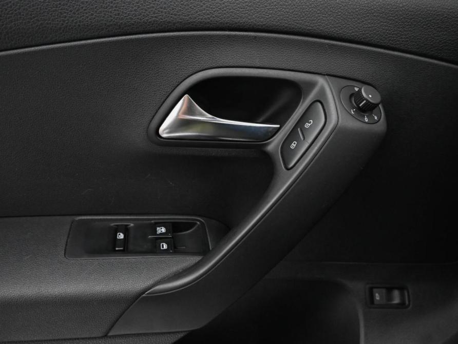 Volkswagen Polo V Рестайлинг Новороссийск  - изображение 18
