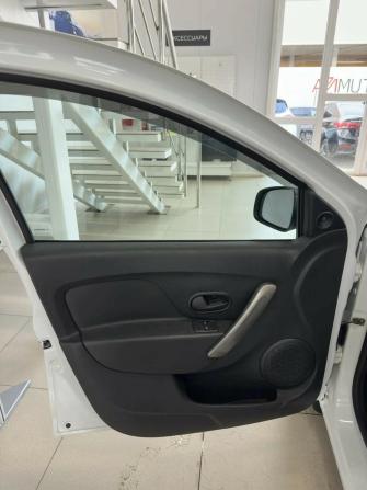 Renault Logan II Рестайлинг с пробегом 2021 года, цена 1 030 000 рублей, 112500 км, седан, Автокод Объявления