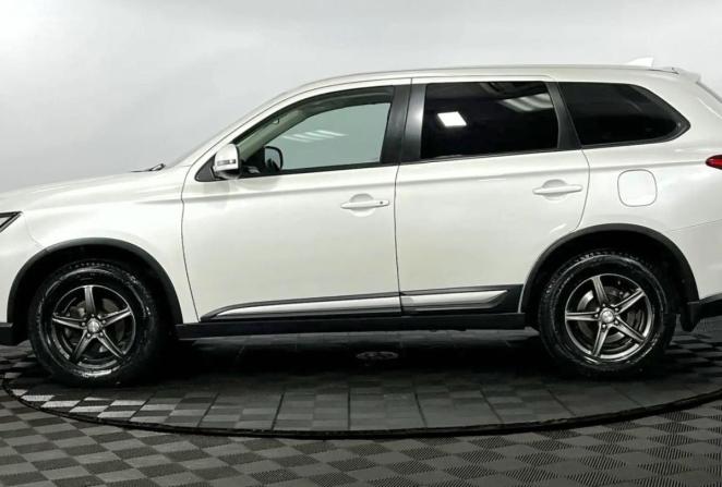 Mitsubishi Outlander III Рестайлинг 2 с пробегом 2018 года, цена 1 800 000 рублей, 155734 км, внедорожник, Автокод Объявления