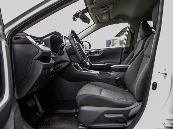 Toyota RAV4 V (XA50) с пробегом 2021 года, цена 2 998 000 рублей, 65712 км, внедорожник, Автокод Объявления