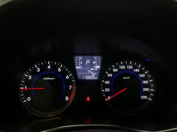 Hyundai Solaris I Рестайлинг с пробегом 2015 года, цена 940 000 рублей, 110685 км, седан, Автокод Объявления