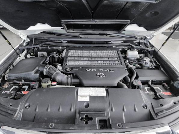 Toyota Land Cruiser 200 Series Рестайлинг 1 с пробегом 2015 года, цена 4 250 000 рублей, 250000 км, внедорожник, Автокод Объявления