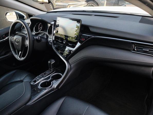 Toyota Camry VIII (XV70) Рестайлинг с пробегом 2021 года, цена 2 750 000 рублей, 122861 км, седан, Автокод Объявления