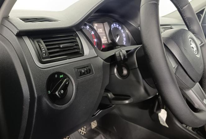 Skoda Rapid I с пробегом 2015 года, цена 870 000 рублей, 162137 км, лифтбек, Автокод Объявления