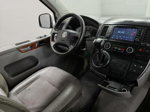 Volkswagen Multivan T5 с пробегом 2006 года, цена 1 300 000 рублей, 373233 км, минивэн, Автокод Объявления