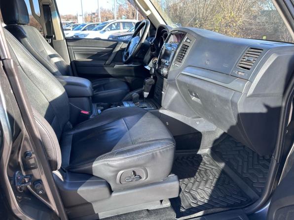 Mitsubishi Pajero IV Рестайлинг 2 с пробегом 2014 года, цена 2 159 000 рублей, 216216 км, внедорожник, Автокод Объявления