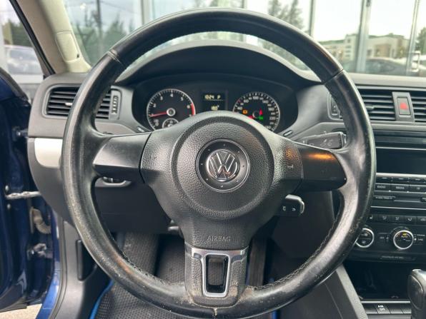 Volkswagen Jetta VI с пробегом 2012 года, цена 750 000 рублей, 285205 км, седан, Автокод Объявления