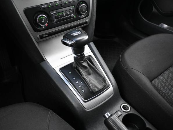 Skoda Octavia II (A5) Рестайлинг с пробегом 2011 года, цена 984 000 рублей, 189772 км, лифтбек, Автокод Объявления