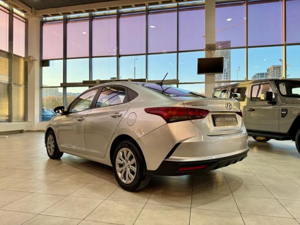 Hyundai Solaris II Рестайлинг с пробегом 2021 года, цена 1 485 000 рублей, 120467 км, седан, Автокод Объявления