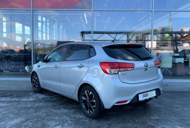 Kia Rio III Рестайлинг с пробегом 2016 года, цена 900 000 рублей, 121669 км, хэтчбек, Автокод Объявления
