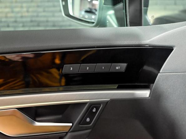 Volkswagen Touareg III с пробегом 2020 года, цена 5 490 000 рублей, 109673 км, внедорожник, Автокод Объявления