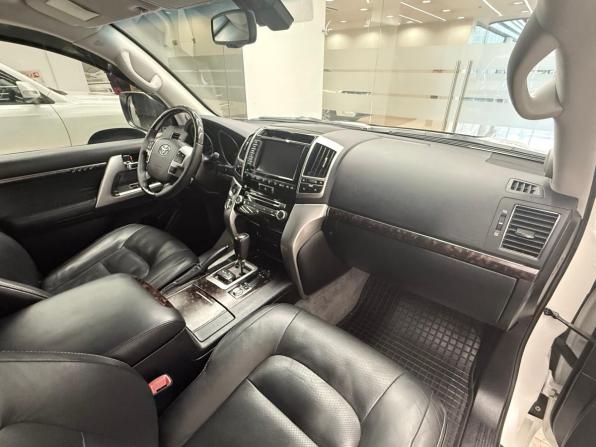 Toyota Land Cruiser 200 Series Рестайлинг 1 с пробегом 2015 года, цена 4 200 000 рублей, 172450 км, внедорожник, Автокод Объявления