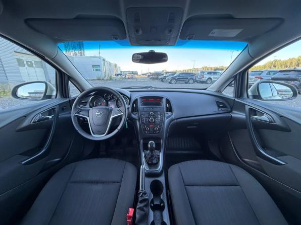Opel Astra J с пробегом 2012 года, цена 515 000 рублей, 221000 км, хэтчбек, Автокод Объявления