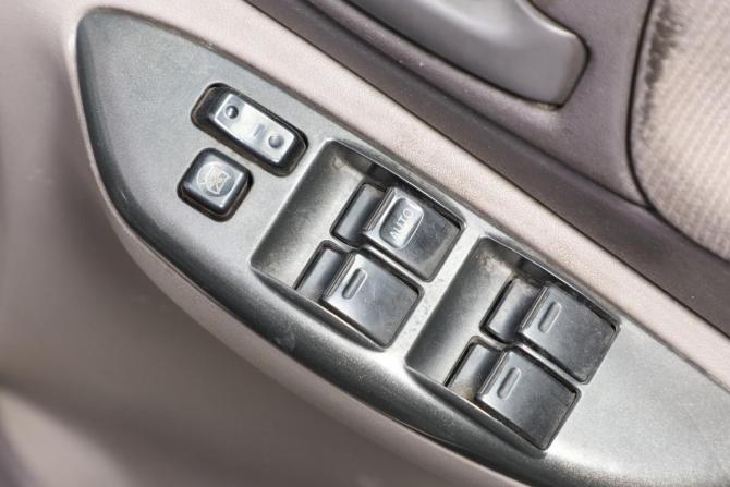 Toyota Platz с пробегом 2002 года, цена 349 000 рублей, 238000 км, седан, Автокод Объявления