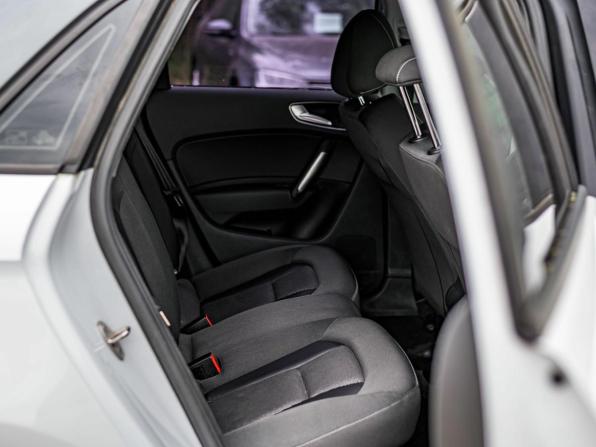 Audi A1 I (8X) с пробегом 2012 года, цена 990 000 рублей, 132634 км, хэтчбек, Автокод Объявления
