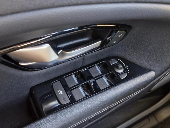 Land Rover Range Rover Evoque I Рестайлинг с пробегом 2017 года, цена 2 409 000 рублей, 126468 км, внедорожник, Автокод Объявления