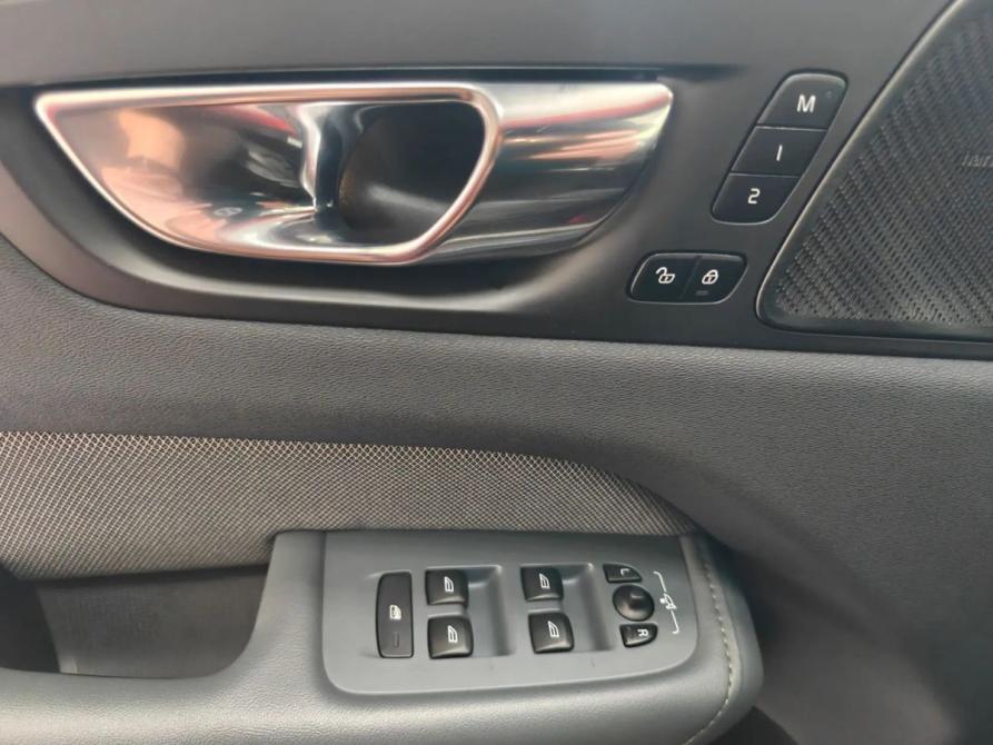 Volvo XC60 II Москва  - изображение 15