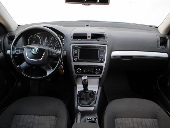 Skoda Octavia II (A5) Рестайлинг с пробегом 2011 года, цена 629 000 рублей, 277706 км, лифтбек, Автокод Объявления