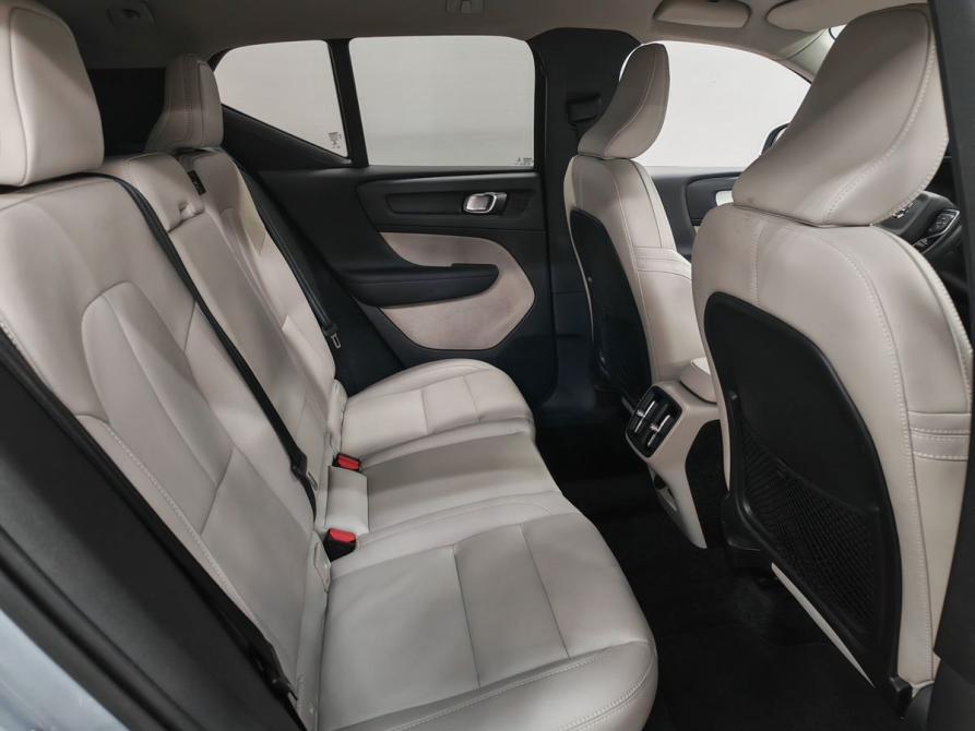 Volvo XC40 I Москва  - изображение 13
