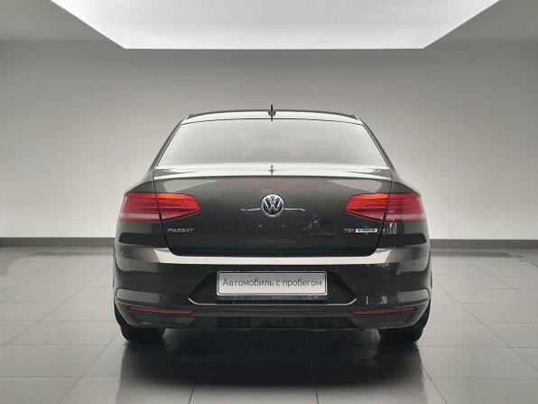 Volkswagen Passat B8 с пробегом 2017 года, цена 1 749 000 рублей, 134131 км, седан, Автокод Объявления
