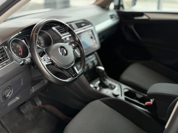 Volkswagen Tiguan II с пробегом 2020 года, цена 2 500 000 рублей, 131000 км, внедорожник, Автокод Объявления