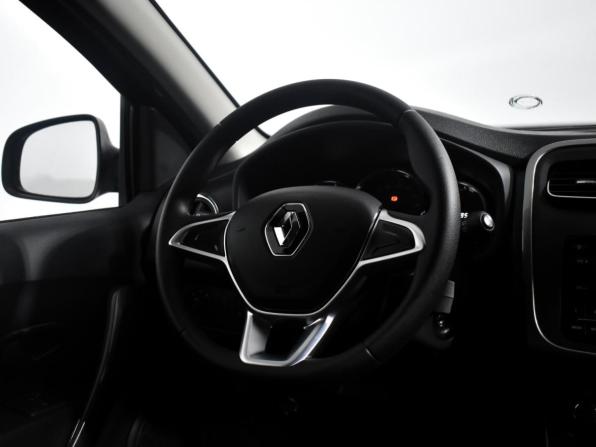 Renault Sandero II Рестайлинг с пробегом 2021 года, цена 1 480 000 рублей, 3393 км, хэтчбек, Автокод Объявления