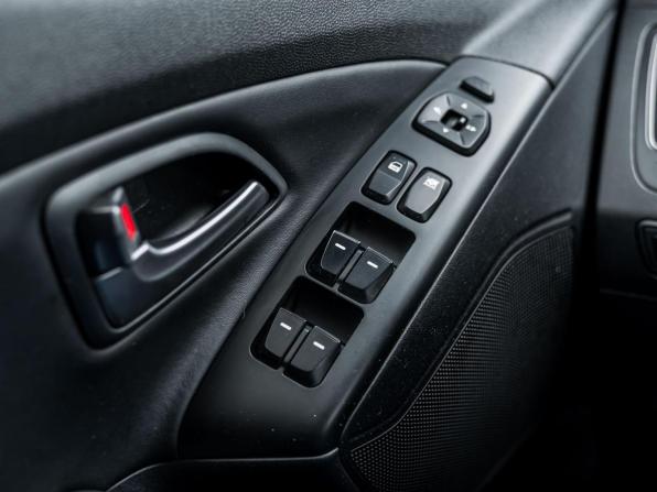 Hyundai ix35 I Рестайлинг с пробегом 2014 года, цена 984 000 рублей, 293981 км, внедорожник, Автокод Объявления