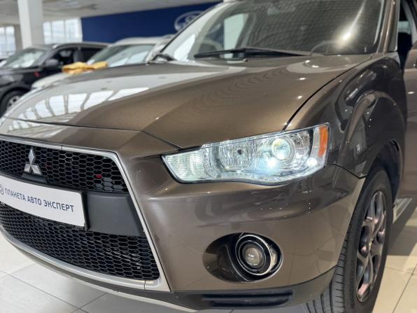 Mitsubishi Outlander II Рестайлинг с пробегом 2009 года, цена 940 000 рублей, 226254 км, внедорожник, Автокод Объявления