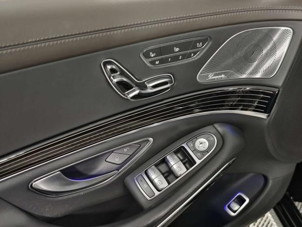 Mercedes-Benz Maybach S-Класс I (X222) Рестайлинг с пробегом 2017 года, цена 6 599 000 рублей, 111802 км, седан, Автокод Объявления