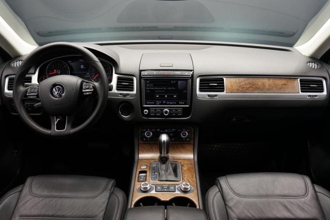Volkswagen Touareg II Рестайлинг с пробегом 2016 года, цена 3 676 000 рублей, 127819 км, внедорожник, Автокод Объявления