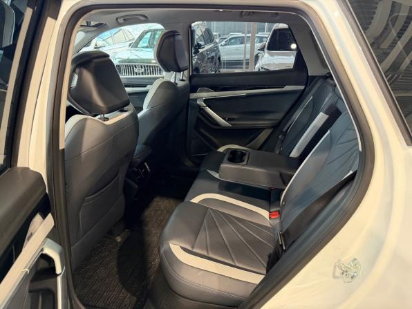 Geely Atlas II с пробегом 2023 года, цена 2 455 900 рублей, 42233 км, внедорожник, Автокод Объявления