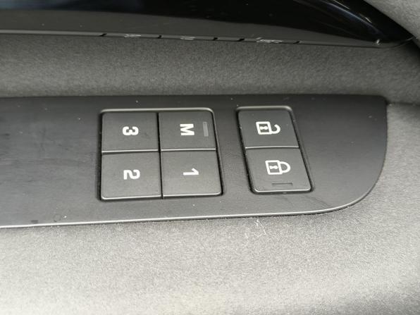 Land Rover Discovery V Рестайлинг с пробегом 2021 года, цена 7 152 000 рублей, 72082 км, внедорожник, Автокод Объявления