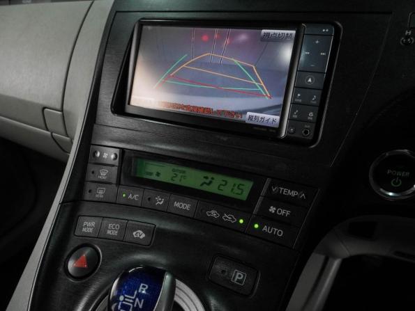 Toyota Prius III (XW30) с пробегом 2010 года, цена 919 000 рублей, 240313 км, лифтбек, Автокод Объявления