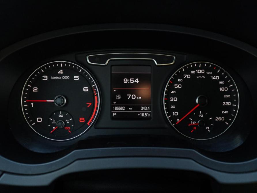Audi Q3 I (8U) Москва  - изображение 18