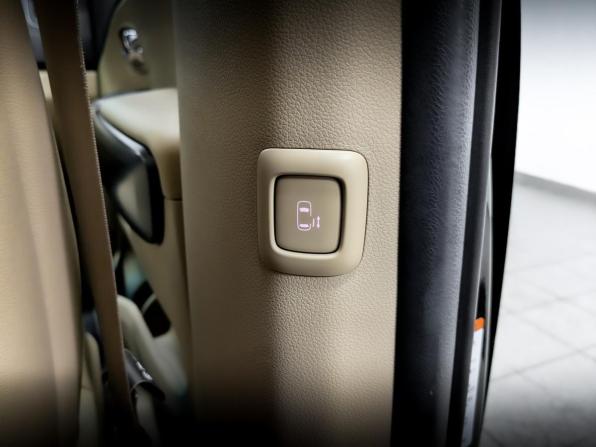 Kia Carnival III с пробегом 2020 года, цена 2 980 000 рублей, 125371 км, минивэн, Автокод Объявления