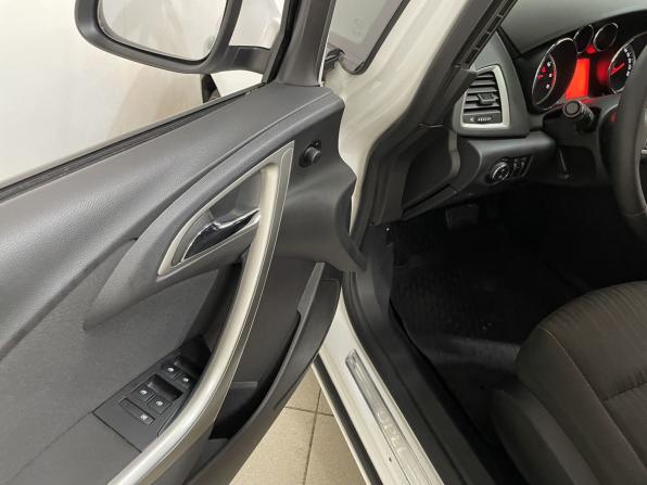 Opel Astra J с пробегом 2011 года, цена 800 000 рублей, 150587 км, хэтчбек, Автокод Объявления