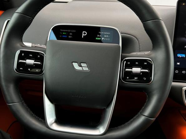 Li Auto (Lixiang) L9 I Рестайлинг с пробегом 2024 года, цена 7 400 000 рублей, 74550 км, внедорожник, Автокод Объявления