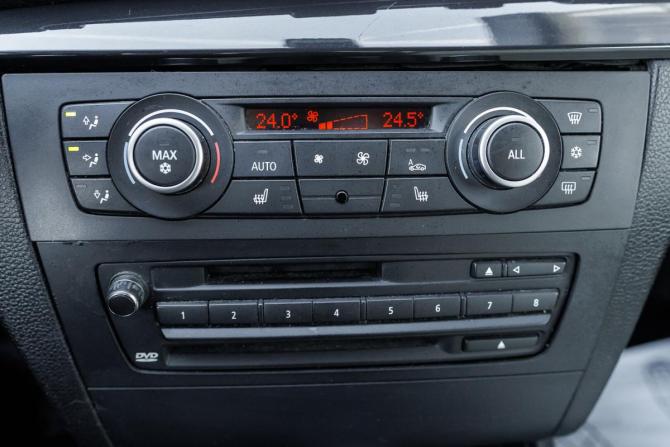 BMW 1 серии I (E81/E82/E87/E88) Рестайлинг с пробегом 2010 года, цена 655 000 рублей, 304000 км, хэтчбек, Автокод Объявления