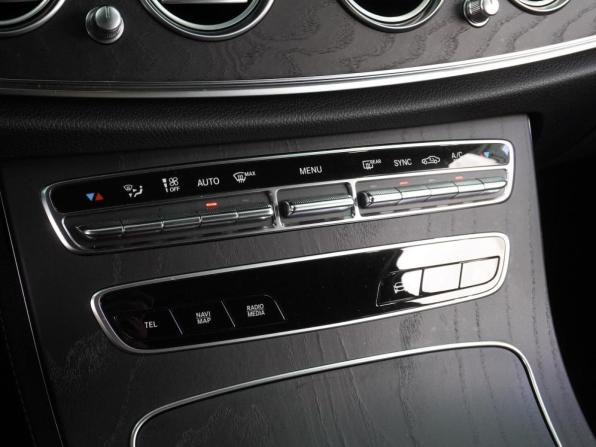 Mercedes-Benz E-Класс V (W213 S213 C238) Рестайлинг с пробегом 2022 года, цена 5 399 000 рублей, 67988 км, седан, Автокод Объявления