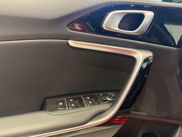 Kia Ceed III с пробегом 2021 года, цена 1 950 000 рублей, 86638 км, универсал, Автокод Объявления