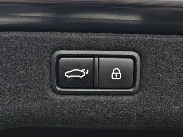 Kia Carnival III с пробегом 2019 года, цена 2 350 000 рублей, 127594 км, минивэн, Автокод Объявления