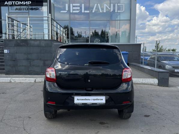 Renault Sandero II с пробегом 2015 года, цена 600 000 рублей, 176234 км, хэтчбек, Автокод Объявления