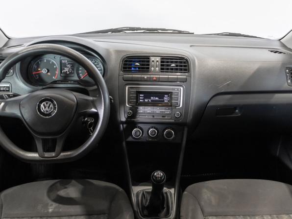 Volkswagen Polo V Рестайлинг с пробегом 2019 года, цена 891 532 рубля, 195040 км, седан, Автокод Объявления