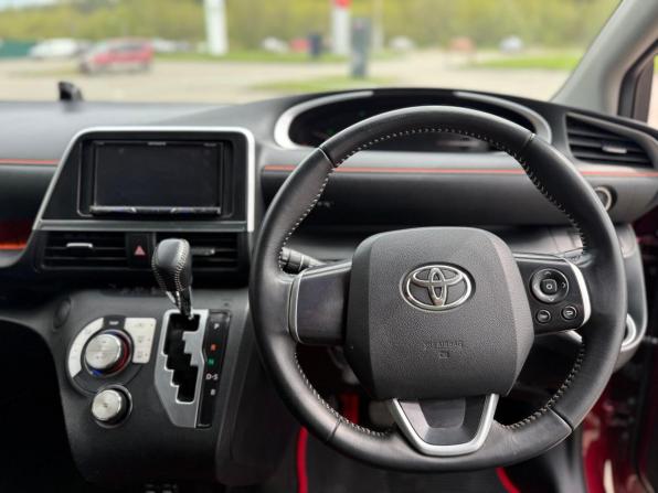 Toyota Sienta II Рестайлинг с пробегом 2019 года, цена 1 450 000 рублей, 99970 км, минивэн, Автокод Объявления