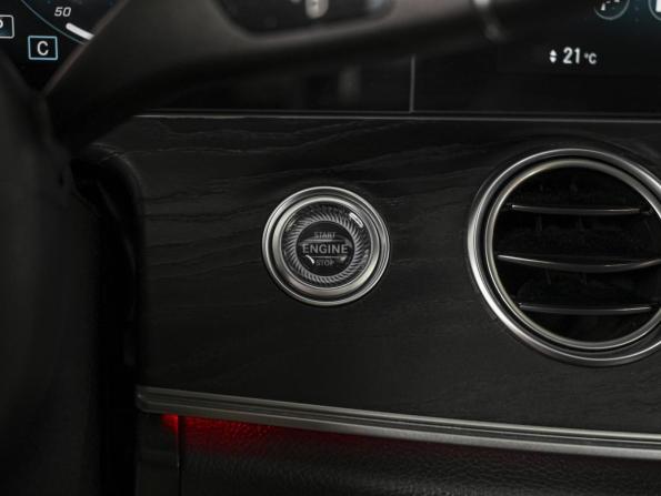 Mercedes-Benz E-Класс V (W213 S213 C238) Рестайлинг с пробегом 2021 года, цена 5 829 000 рублей, 42771 км, седан, Автокод Объявления