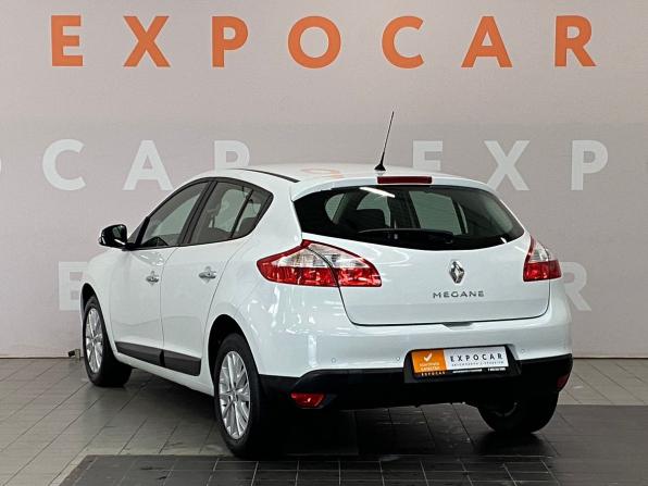 Renault Megane III Рестайлинг с пробегом 2014 года, цена 730 000 рублей, 184306 км, хэтчбек, Автокод Объявления