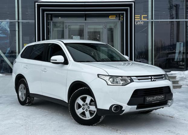 Mitsubishi Outlander III с пробегом 2014 года, цена 1 610 000 рублей, 199850 км, внедорожник, Автокод Объявления