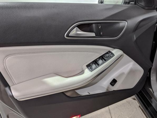 Mercedes-Benz GLA I (X156) Рестайлинг с пробегом 2018 года, цена 2 700 000 рублей, 91809 км, внедорожник, Автокод Объявления