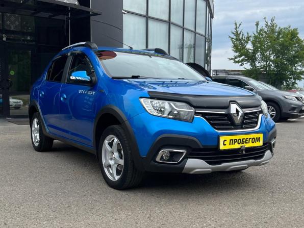 Renault Logan II Рестайлинг с пробегом 2018 года, цена 1 049 000 рублей, 106960 км, седан, Автокод Объявления