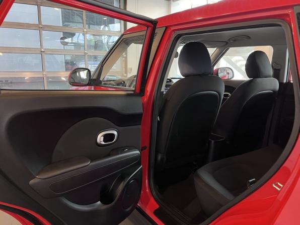 Kia Soul II Рестайлинг с пробегом 2018 года, цена 1 835 000 рублей, 76462 км, хэтчбек, Автокод Объявления